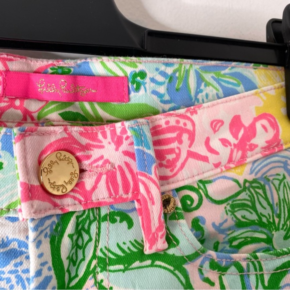 ⭐️Host Pick⭐️ Lilly Pulitzer Bright Floral Print Jeans - Picture 4 of 9